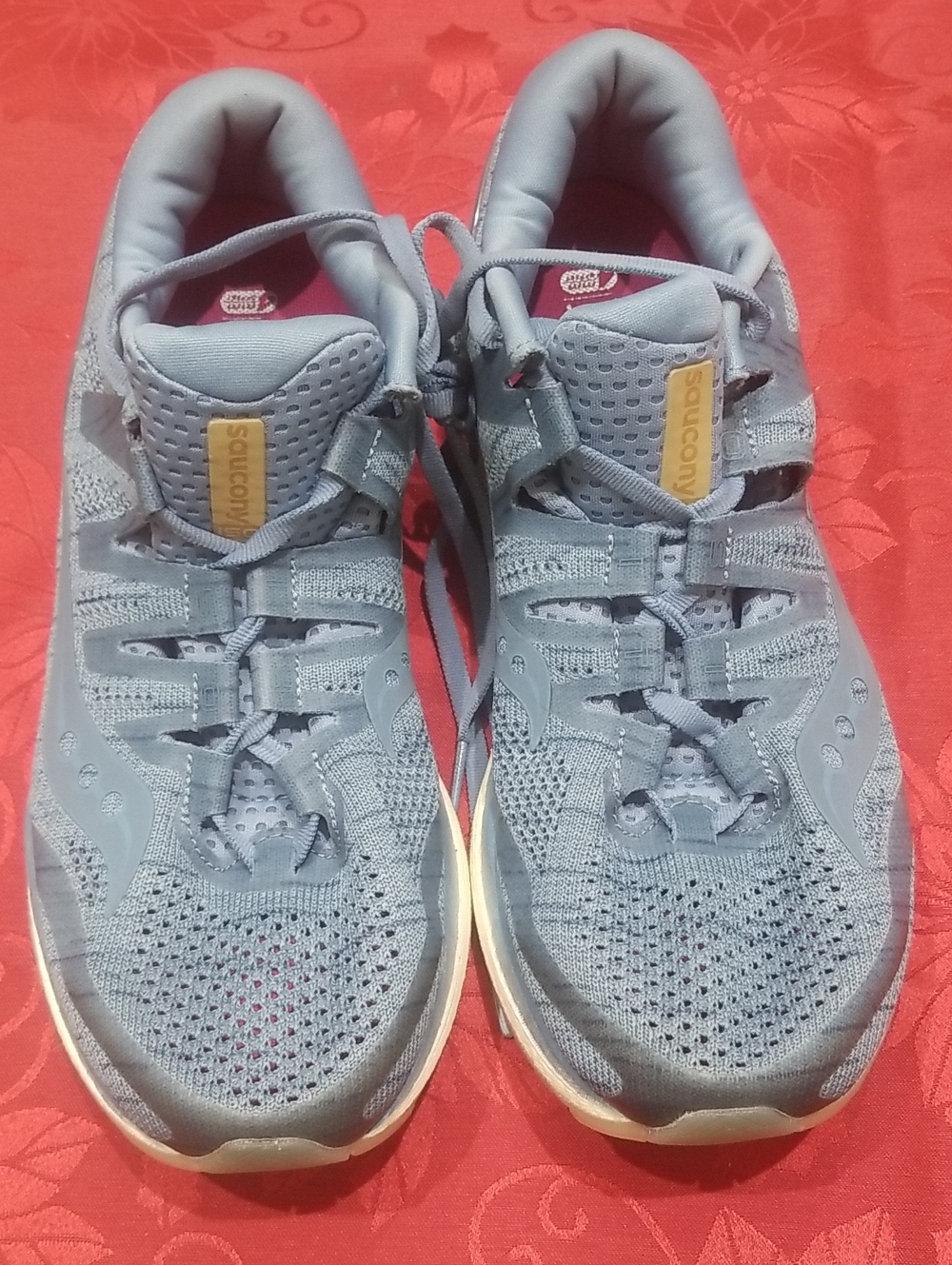 Saucony Women's Light Gray Knit Athletic Trainers